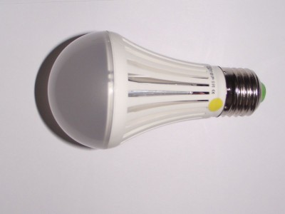 LED žiarovka 7W teplá biela