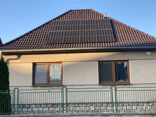 Do spodnej rady pribudnu este dva panely, celkovo 3,8kwp