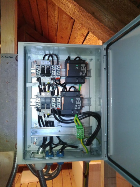 DC_Rozvadec_puda_PV_1 a PV_2.jpg