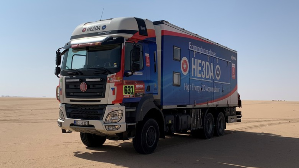 servisni_kamion_HE3DA_na_rallye_Dakar.png
