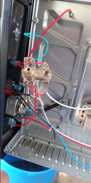 Termostat u stolní trouby  Ardes AR6245B.jpg