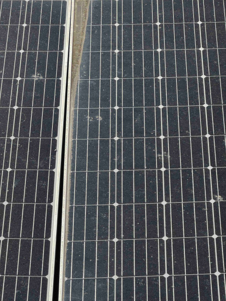 Jako tady, ta špína co se drží u okraje